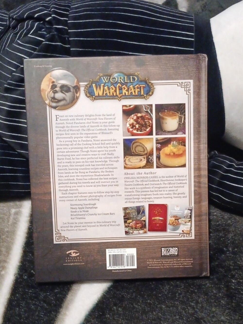 : New Flavors of Azeroth - Official Cookbook (Brown/Tan) - Picture 2 of 4
